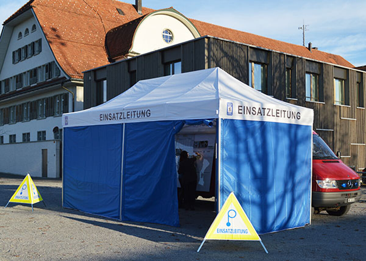 Ein Notfallzelt für die Einsatzleitung