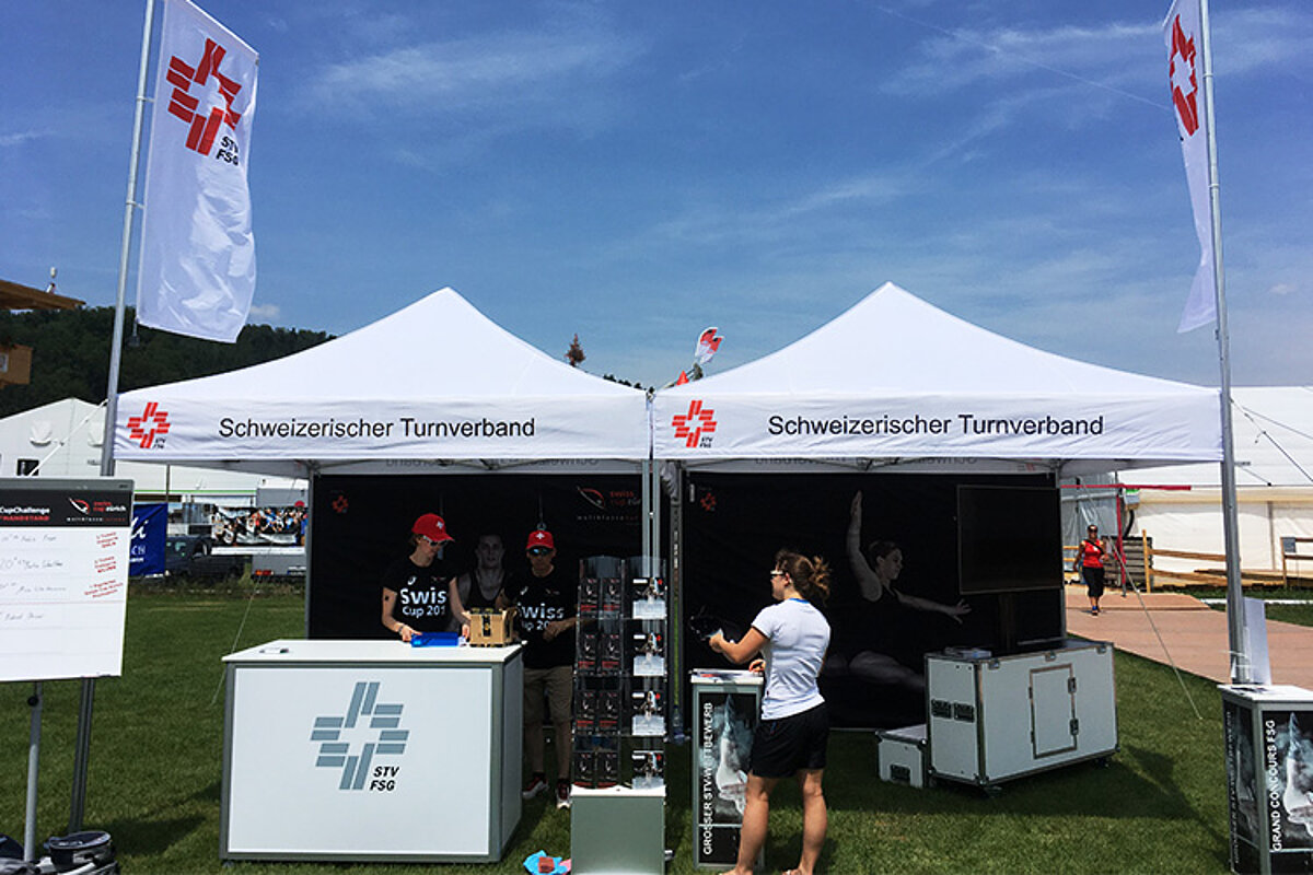 Un stand de tente de la Fédération suisse de gymnastique