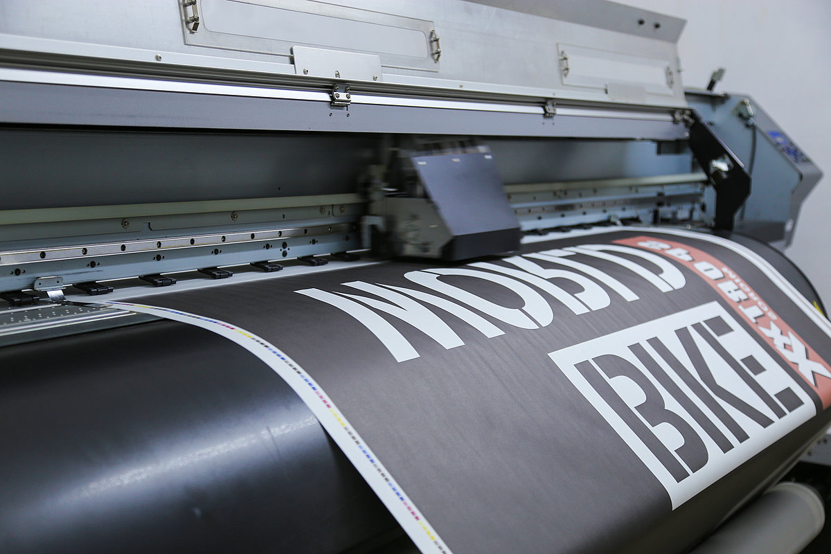 L'imprimante produit un flanc imprimé.