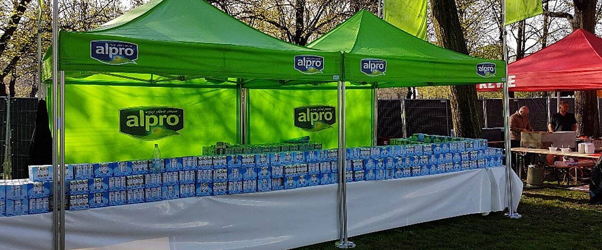 The company Alpro also relies on the sustainable folding tents from Pro-Tent.